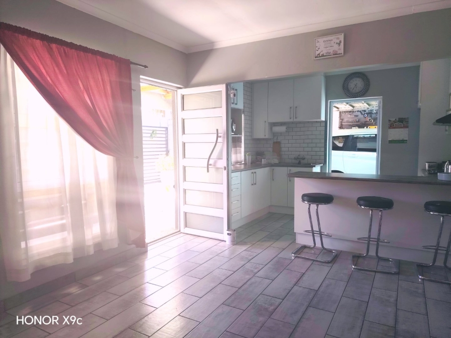 3 Bedroom Property for Sale in Silversands Western Cape